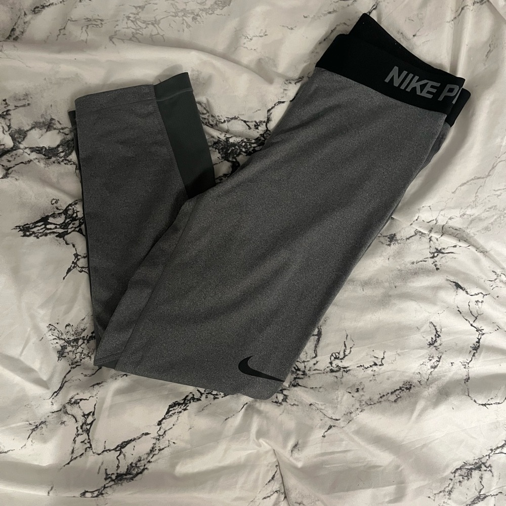 Nike Pro cropped leggings